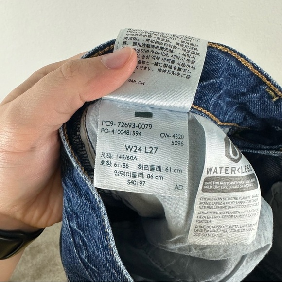 Levi’s Women’s Premium Medium Wash Ribcage Straight Button Fly Jeans Size 24 - Picture 8 of 8